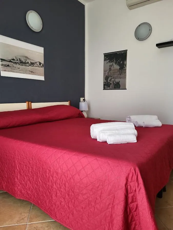Guest house White Sand Affittacamere La Caletta Italy